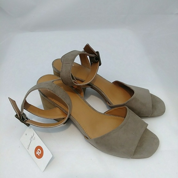 Universal Thread Shoes - NWT Womens' Megan Microsuede 3" Block Heel Shoes